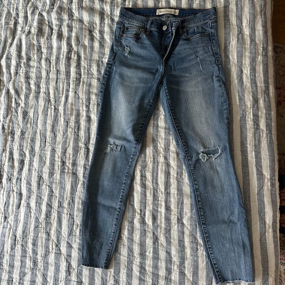 GAP 27R true skinny ankle jeans with light distress - Picture 1 of 3